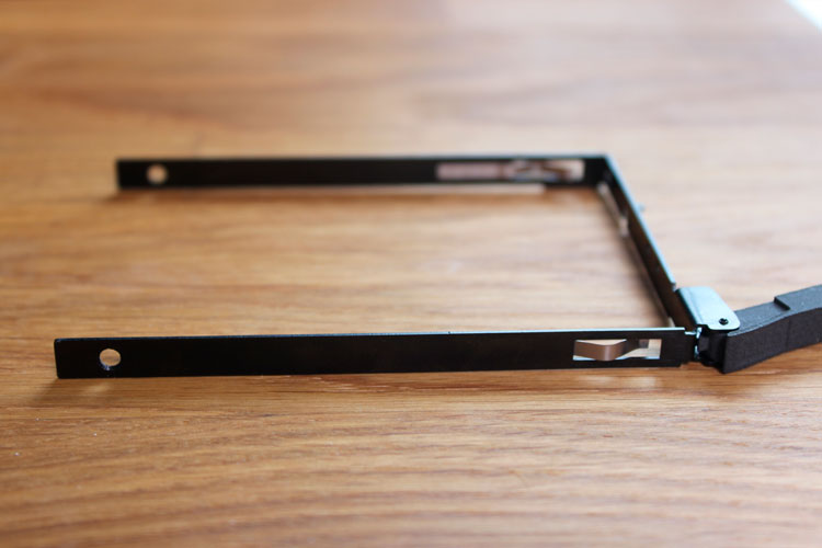 лоток-для-SSD-Lenovo-сервер